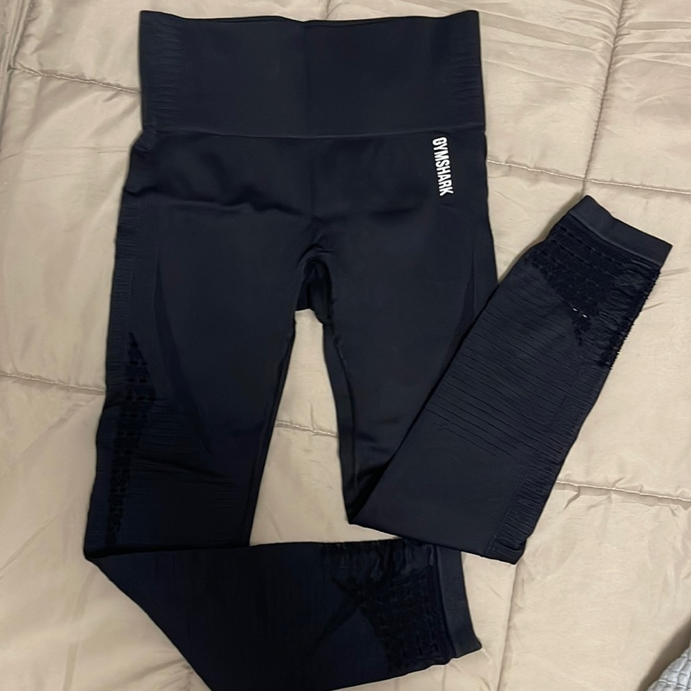 Black gymshark leggings